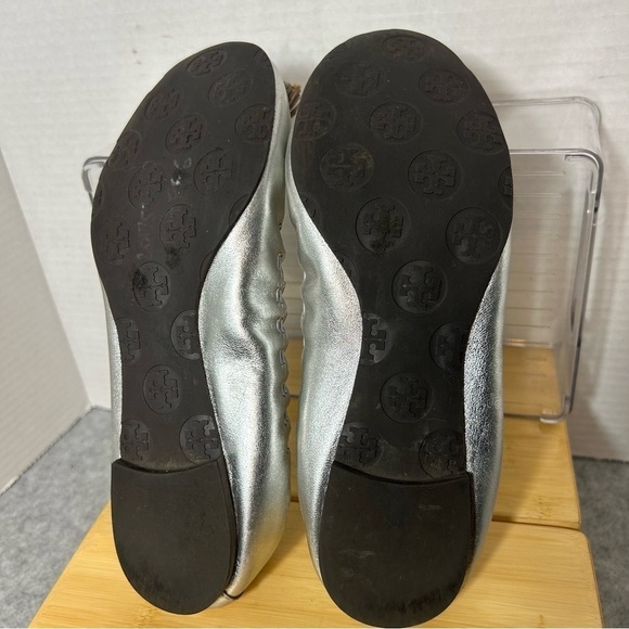 Tory Burch Reese Gold Metallic Ballet Leather Flats w/ Tassels Size 7.5 - Picture 5 of 6